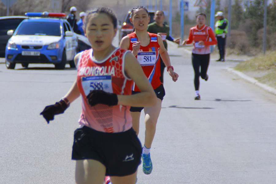 4 км-ын эмэгтэйчүүдийн тэргүүн гүйгчид барианд