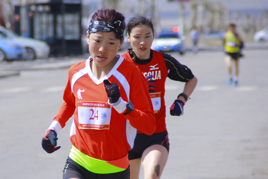 21 км-ын эмэгтэйчүүдийн тэргүүн групп